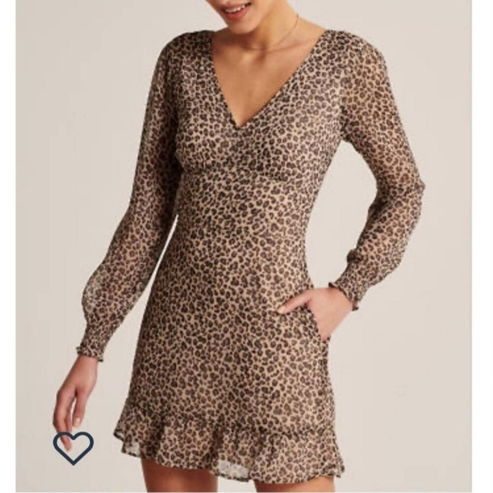 NWT Abercrombie & Fitch Leopard Print Long-Sleeve Ruffle Hem Dress in a Small